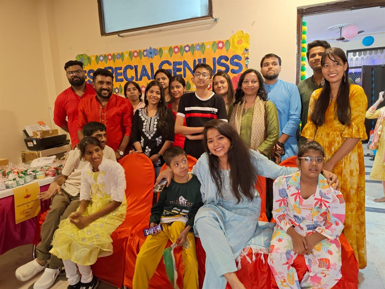 i2u Social Foundation Celebrates Diwali with the Esspecial Geniuss Foundation